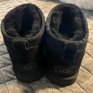 UGG Black Women's Slippers